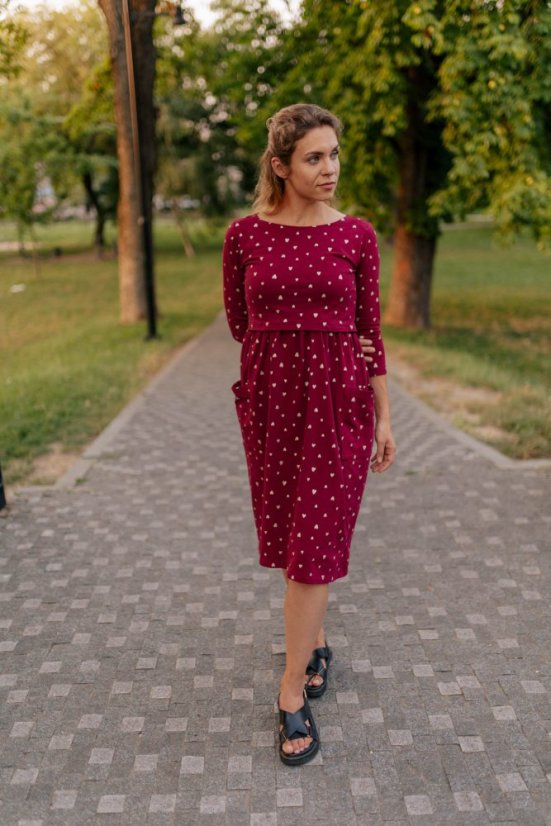 Nursing MIDI dress - golden hearts on bordo