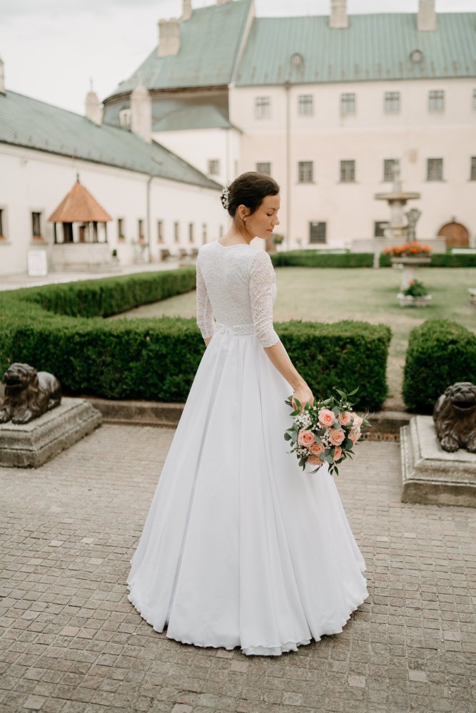 Dobrý deň, ozývam sa po svadbe. Šaty boli úžasné, veľmi Vám za ne ďakujem.