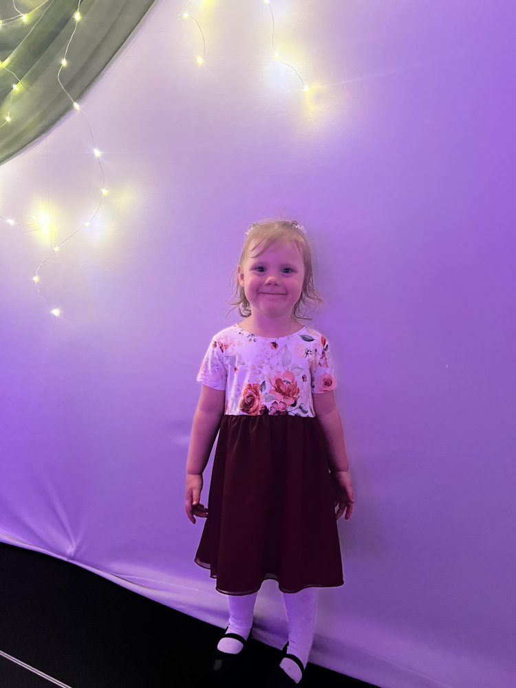 Skvelá komunikácia,krásna práca. Šaty ušité pre mňa a pre dcéru presne podľa mojich predstáv.