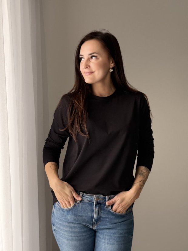 Bavlněné oversize prodloužené tričko - černá