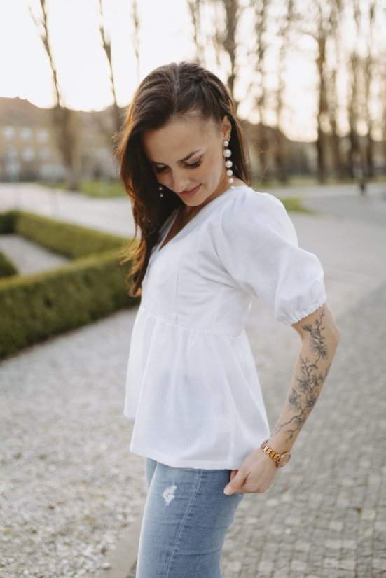 Lněná halenka s výstřihem - bílá - Velikost: Na míru
