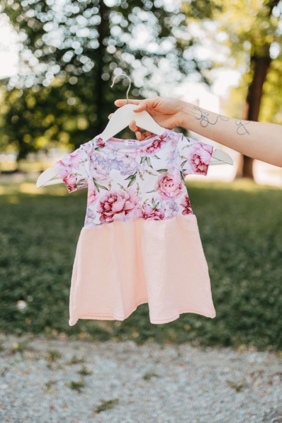 Mušelínové šaty ke kojení - MAMA a DCERA – rúžové pivonky - Velikost: XL