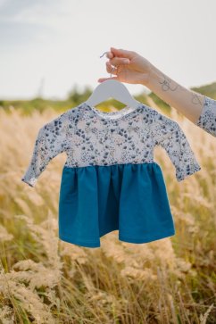 Girls' dress "Bohemia" - blue mini flowers