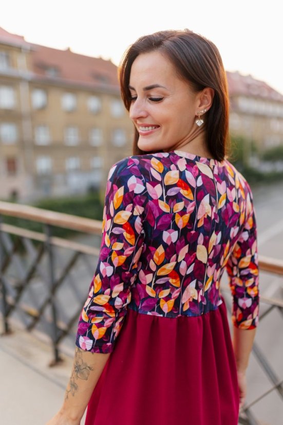 Sweatshirt nursing dress with a gathered skirt - Burgundy leaves