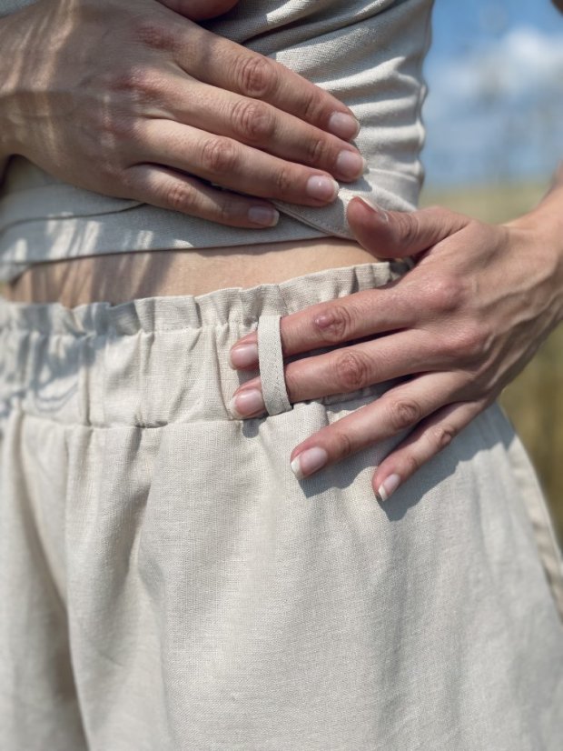 Linen elegant shorts - Sand - Size: M/L