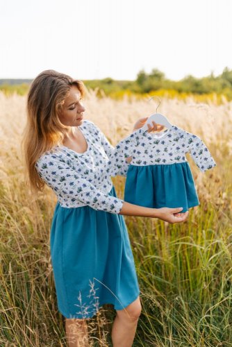 Teplákové šaty ke kojení - MAMA a DCERA - Modré kvítky