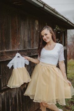 Společenské šaty – MAMA A DCERA – bílo – zlaté