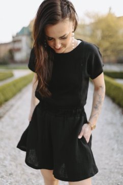 Muslin elegant shorts - black
