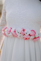 Květovaný svatební pásek – růžový