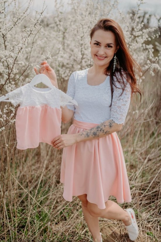Společenské šaty ke kojení – bílo růžové