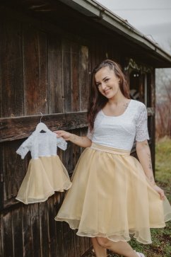 Společenské šaty – MAMA A DCERA – bílo – zlaté