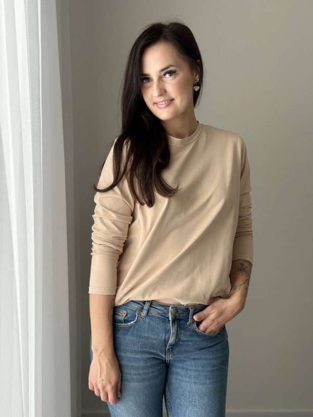 Bavlněné oversize prodloužené tričko - béžová