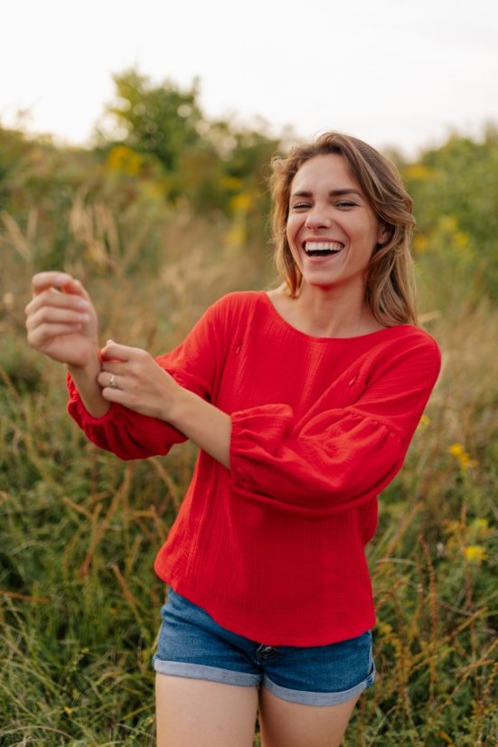 Mušelínová halenka s PUFF rukávy - červená - Velikost: XS/S