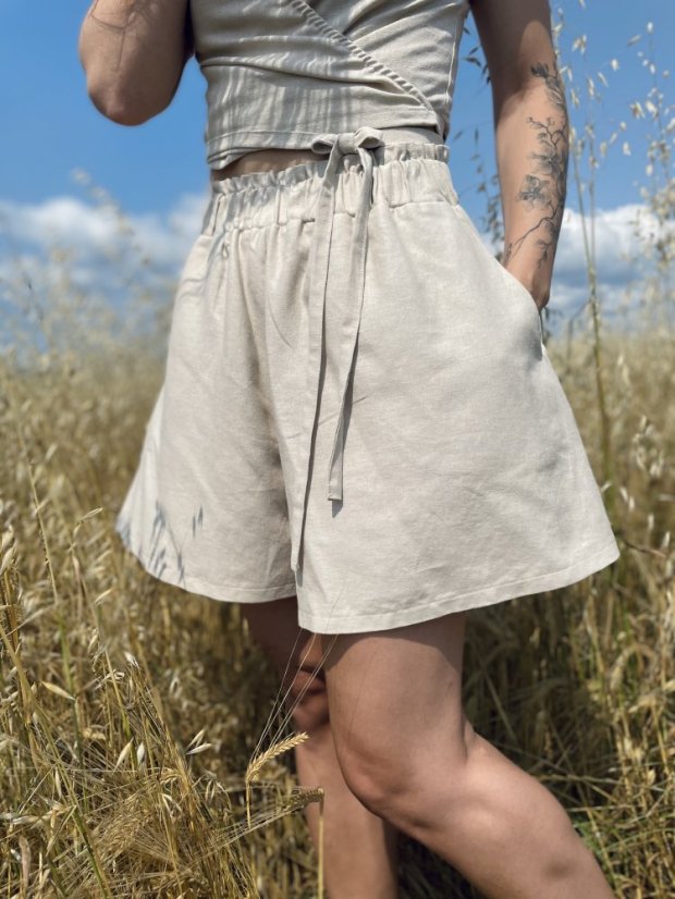 Linen elegant shorts - Sand - Size: XS/S