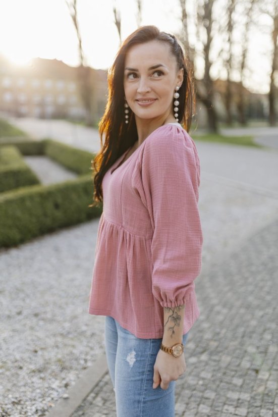 Mušelínová halenka s výstřihem - tmavá starorůžová - Velikost: M/L
