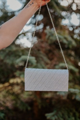 Elegantní třpytivá kabelka - stříbrná