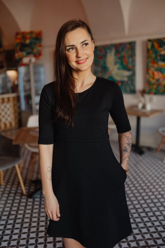 Ačkové kojicí šaty - černé - Velikost: XL