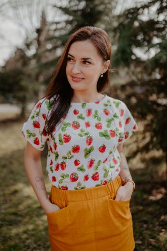 Linen nursing blouse - strawberries - Size: XL