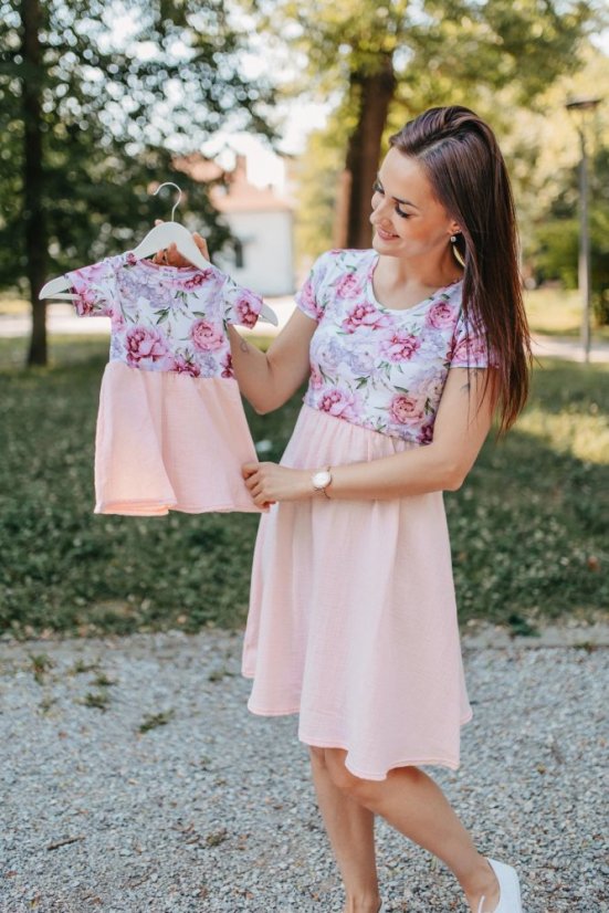 Mušelínové šaty ke kojení - MAMA a DCERA – rúžové pivonky - Velikost: L