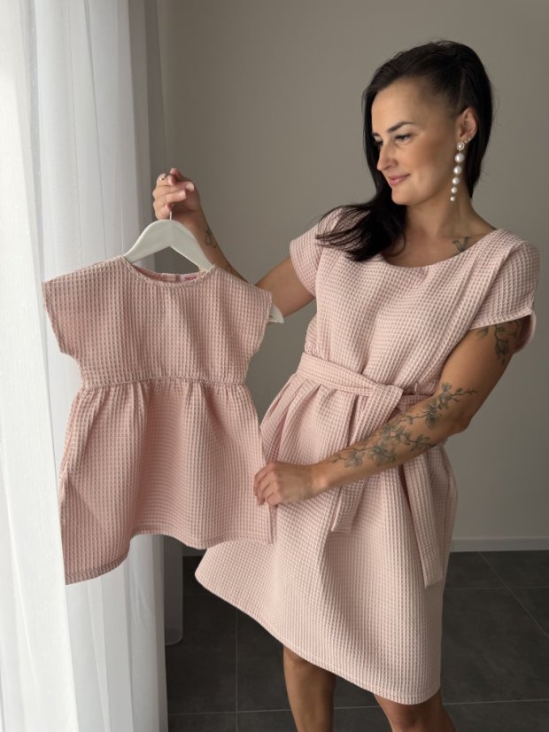 Bavlnené šaty "Waffle" - MÁMA A DCERA – různé barvy - Velikost: XL/2XL